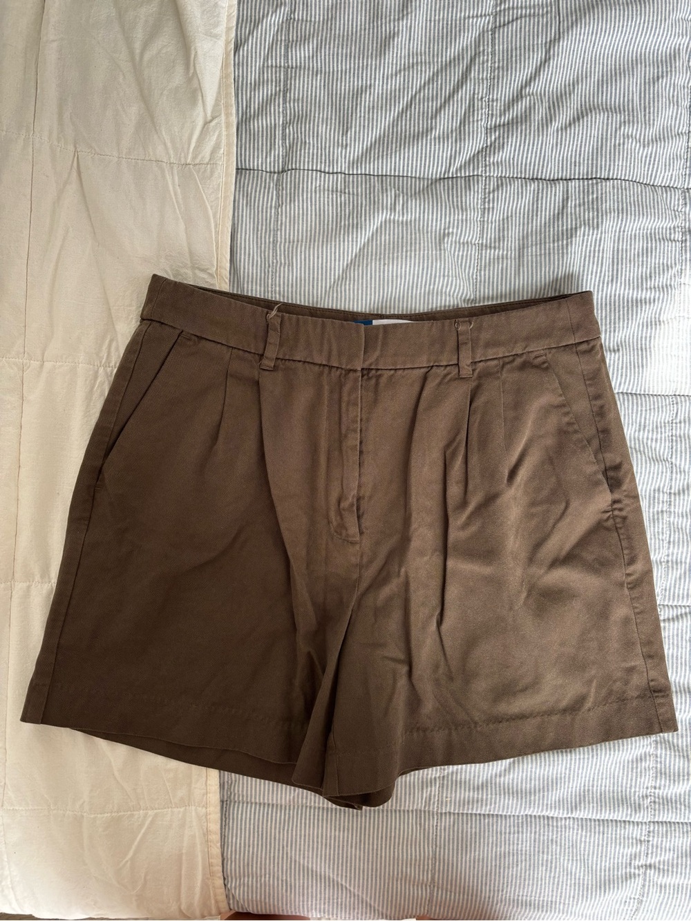 Old Navy Brown Pleated Women's Bermuda Shorts